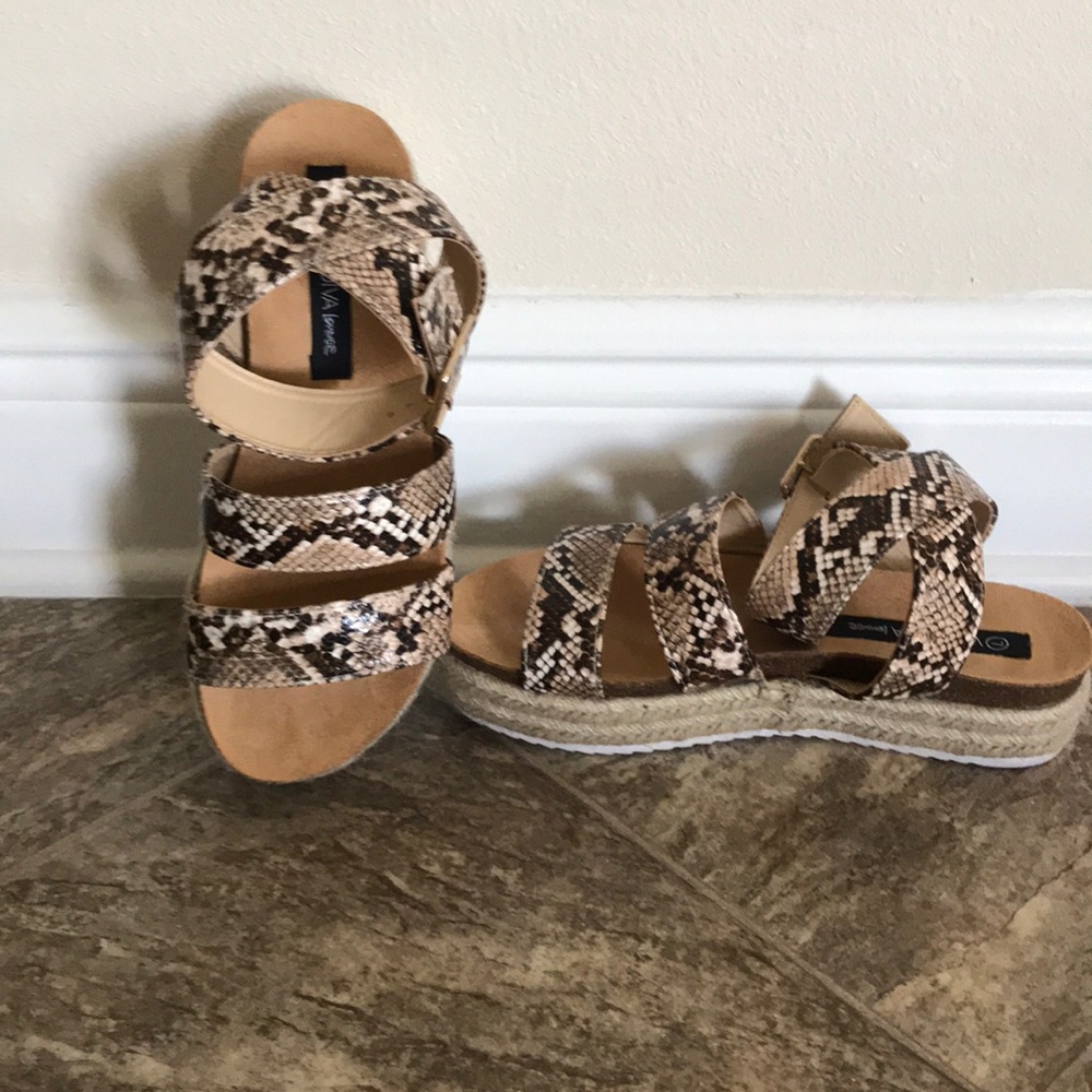 Platform sandals